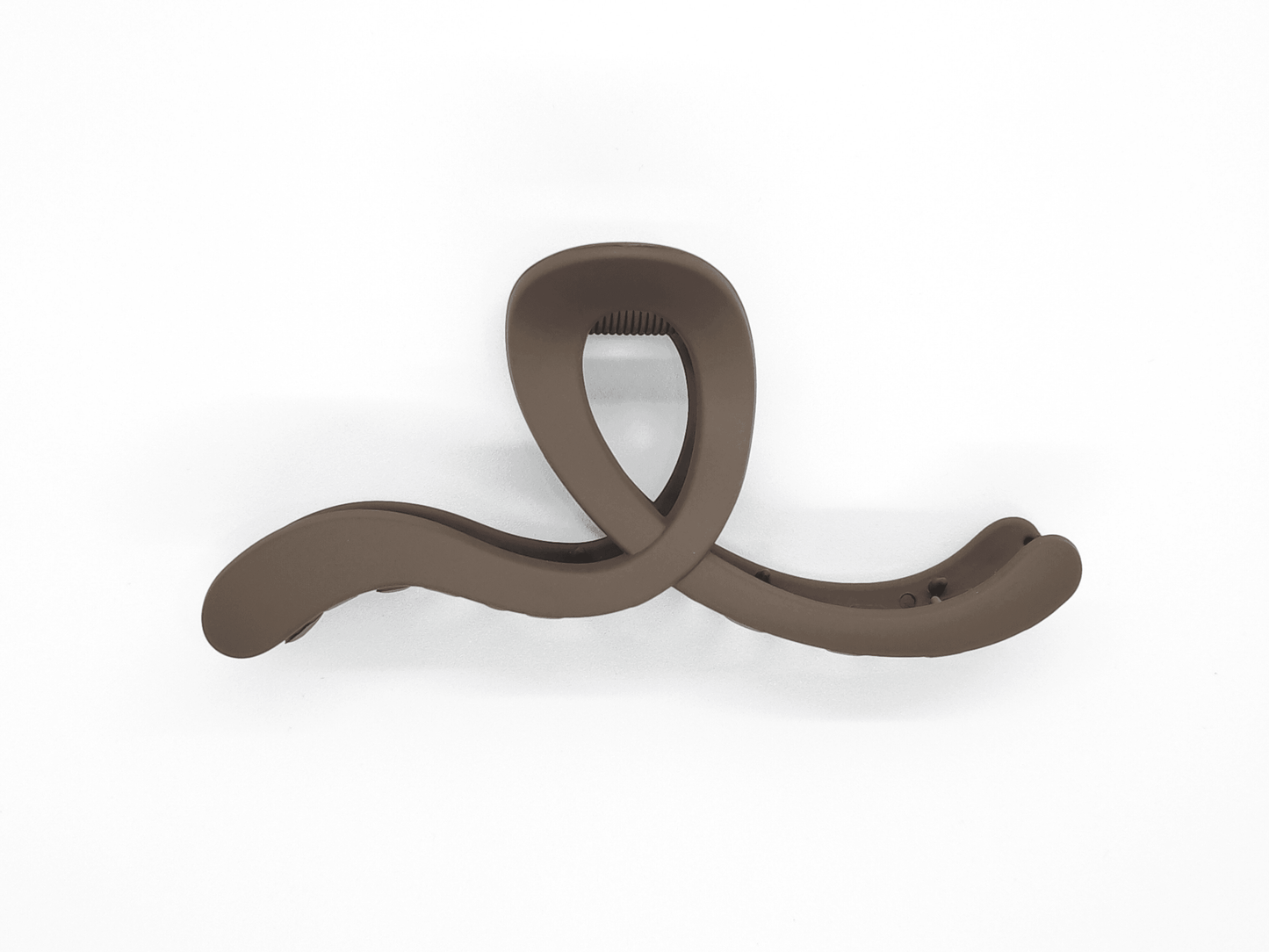 Elegant Matte Wavy Hair Claw Clip - cllovestudio