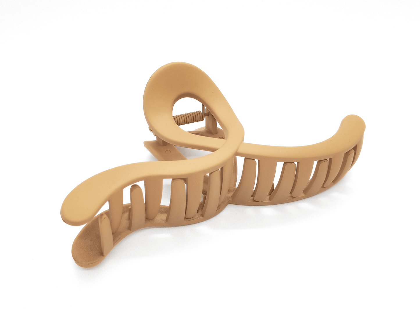 Elegant Matte Wavy Hair Claw Clip - cllovestudio
