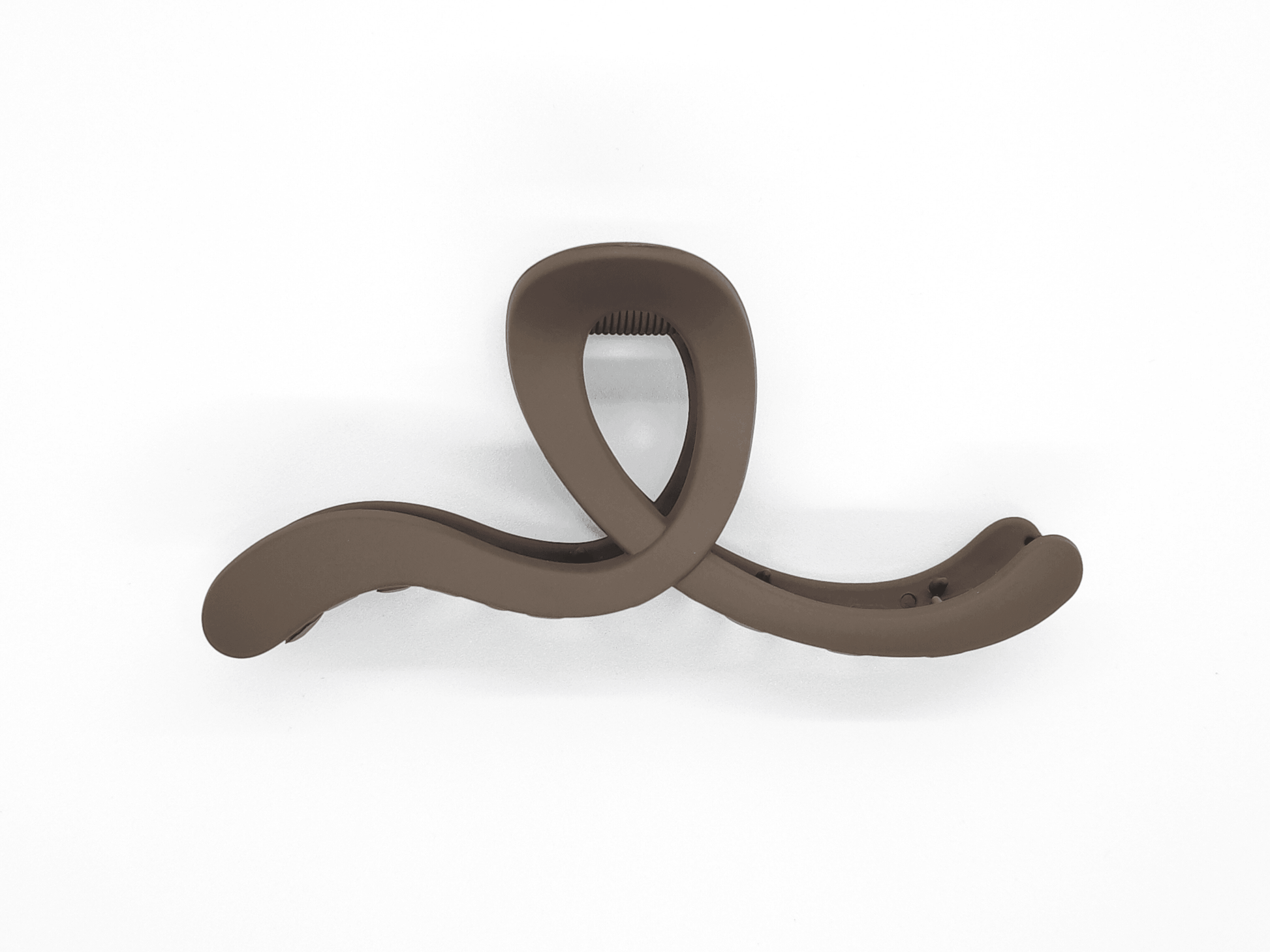 Elegant Matte Wavy Hair Claw Clip - cllovestudio