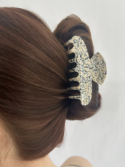 Floral Shell Hair Claw Clip - cllovestudio