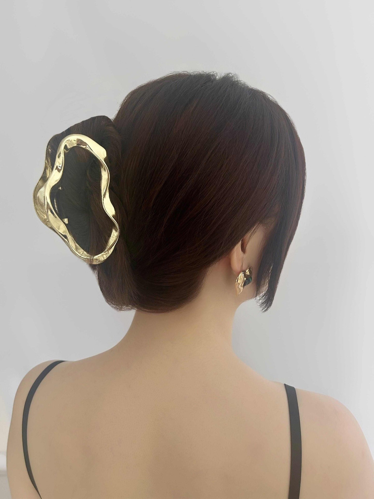 Irregular Loop Metallic Hair Claw Clip - cllovestudio