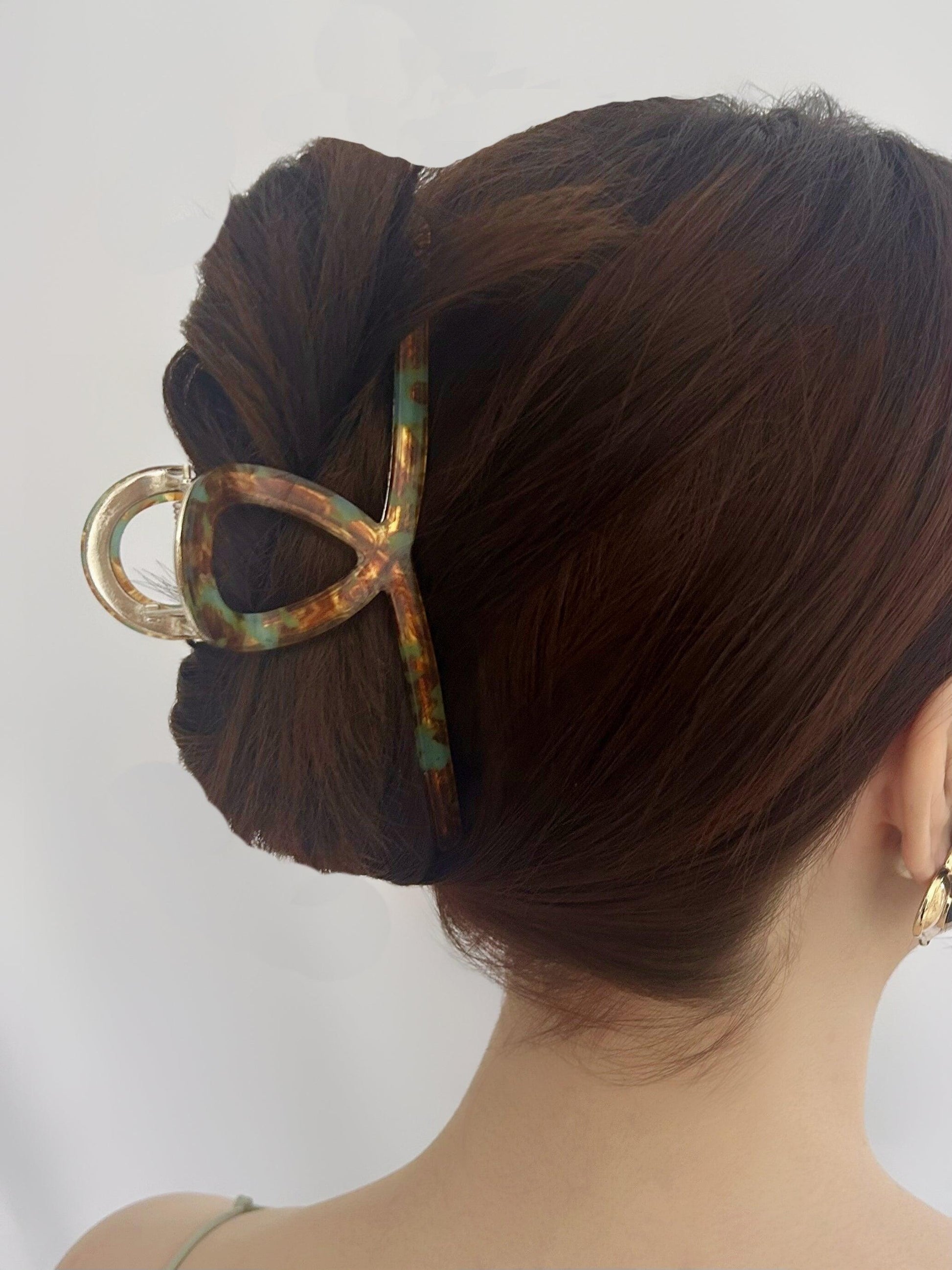 Mint Tortoiseshell Twisted Hair Claw Clip - cllovestudio