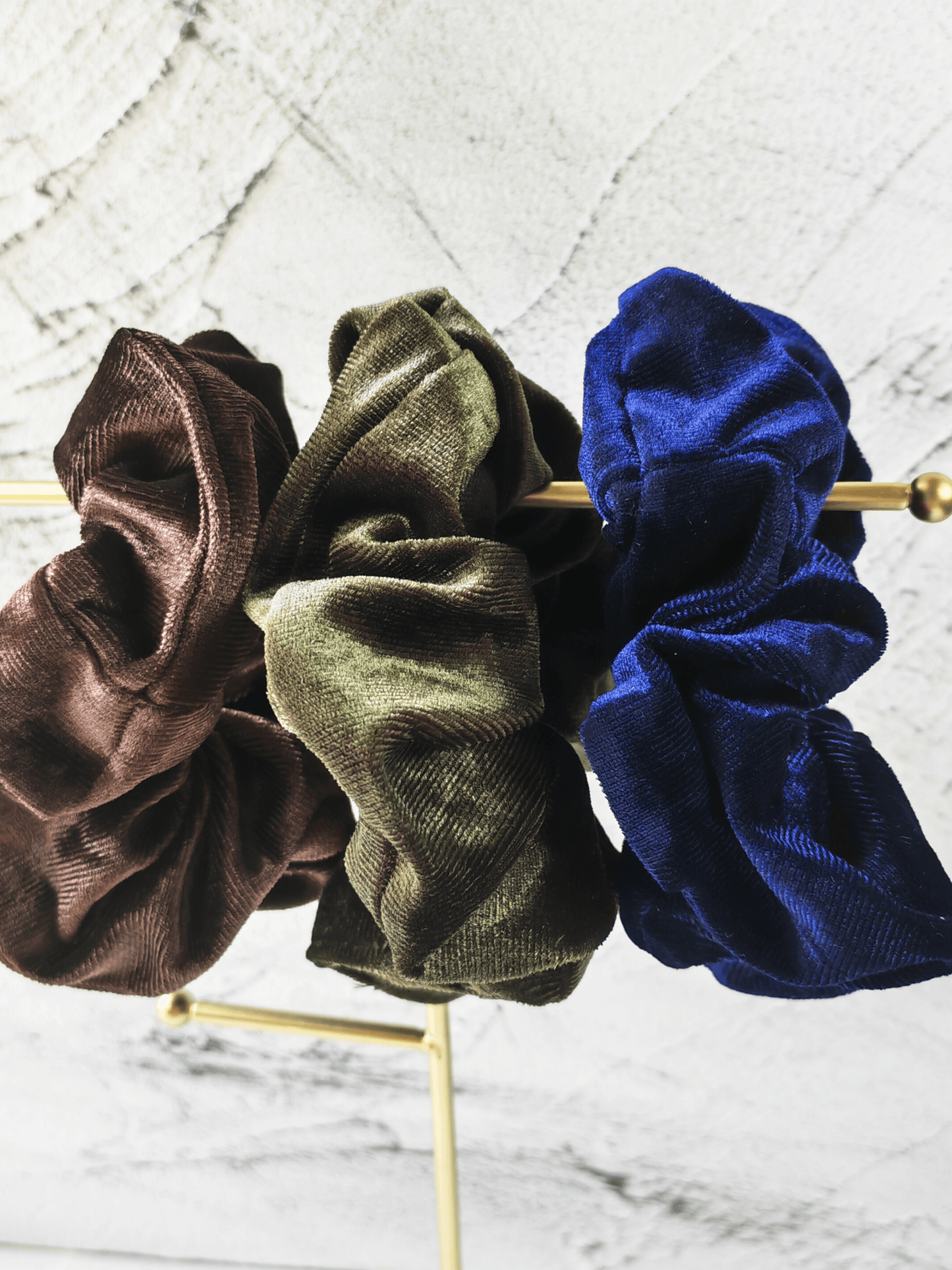 Vintage Velvet Scrunchie - cllovestudio